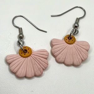 Daisy Earrings.